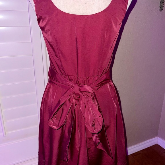 Tevolio Burgundy Satin Cocktail Dress - Size 4 Like New - Picture 4 of 5